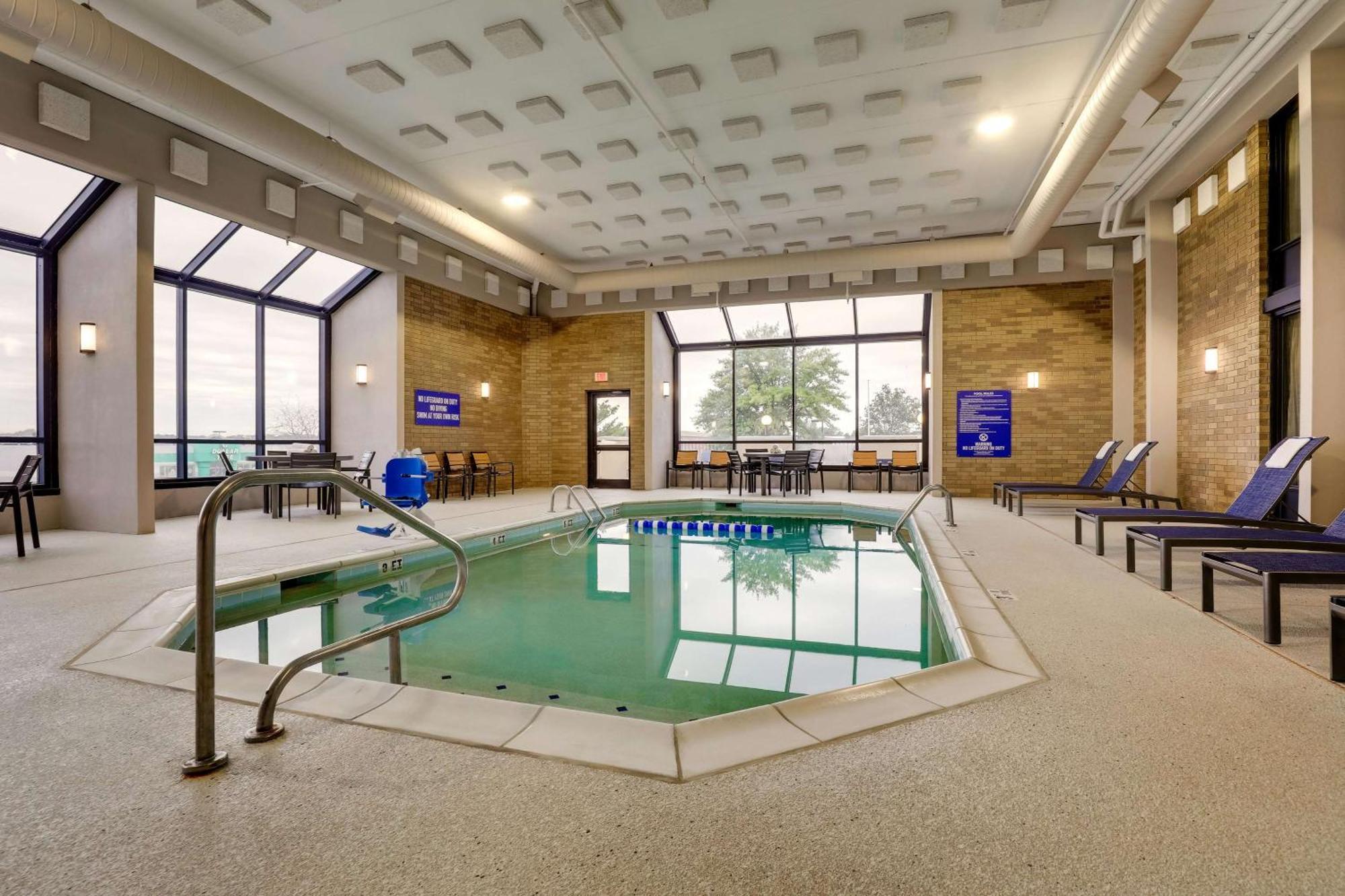 Drury Inn & Suites 케이프저라도 외부 사진